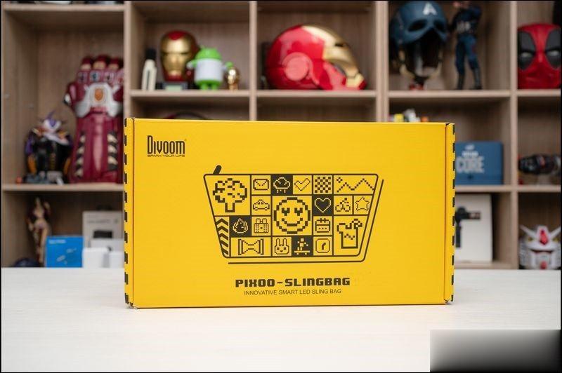 DIVOOM Pixoo LED发光像素单肩包：可自己换图案、文字，绝对独一无二！