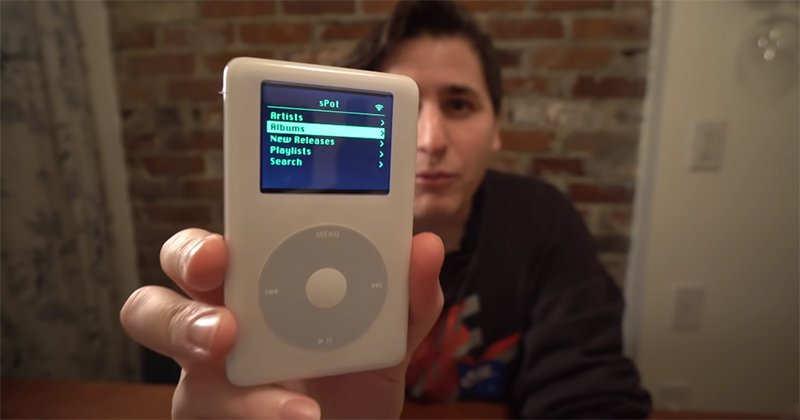 国外开发者改造高龄 17 岁的 iPod，直接连线WiFi 播放 Spotify